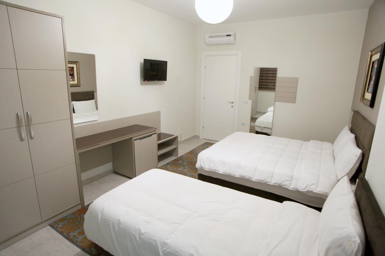 Fjortes Hotel Вльора Екстер'єр фото