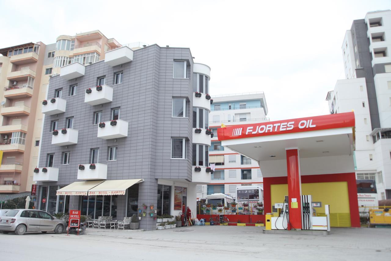 Fjortes Hotel Вльора Екстер'єр фото