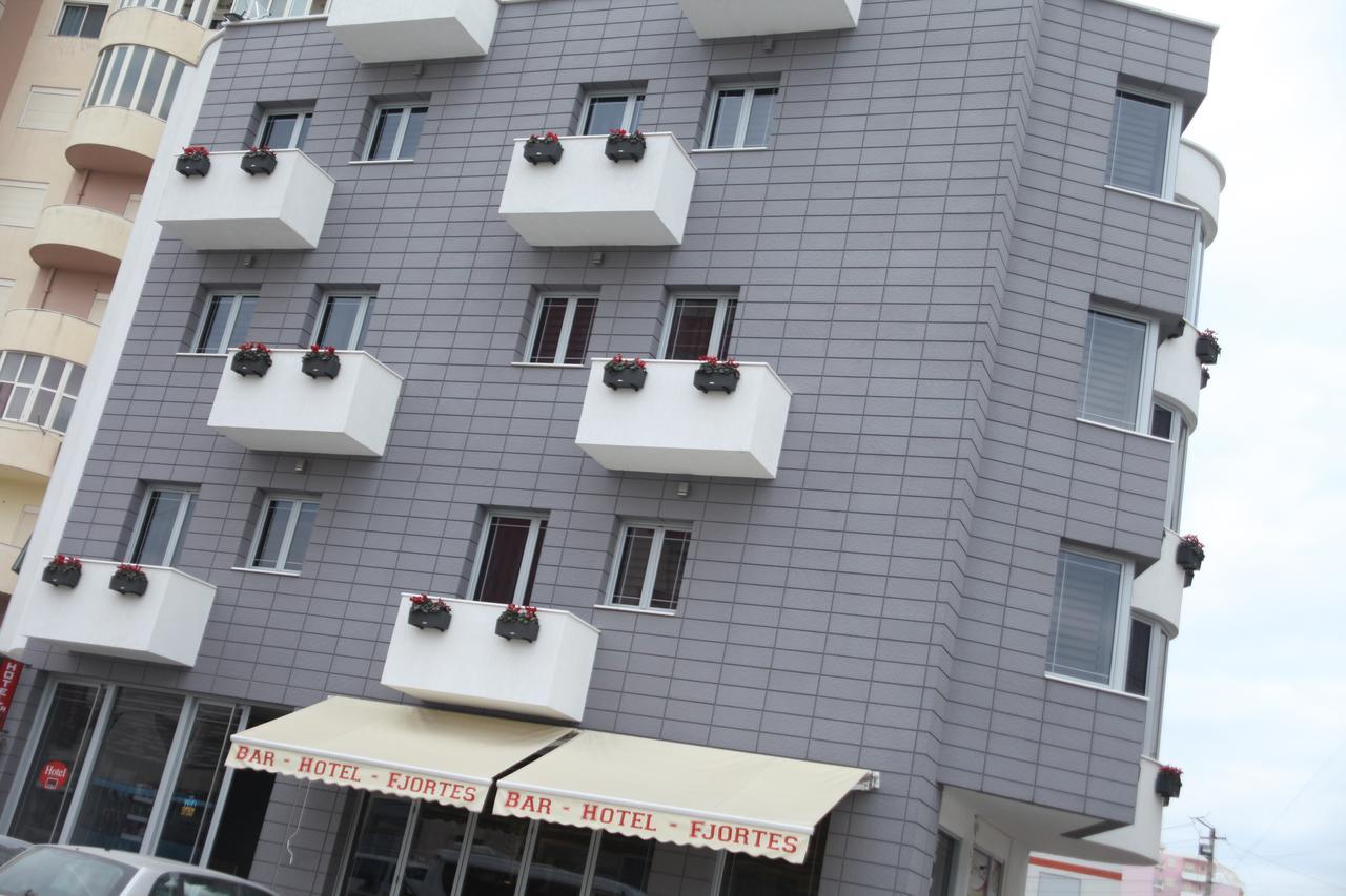 Fjortes Hotel Вльора Екстер'єр фото